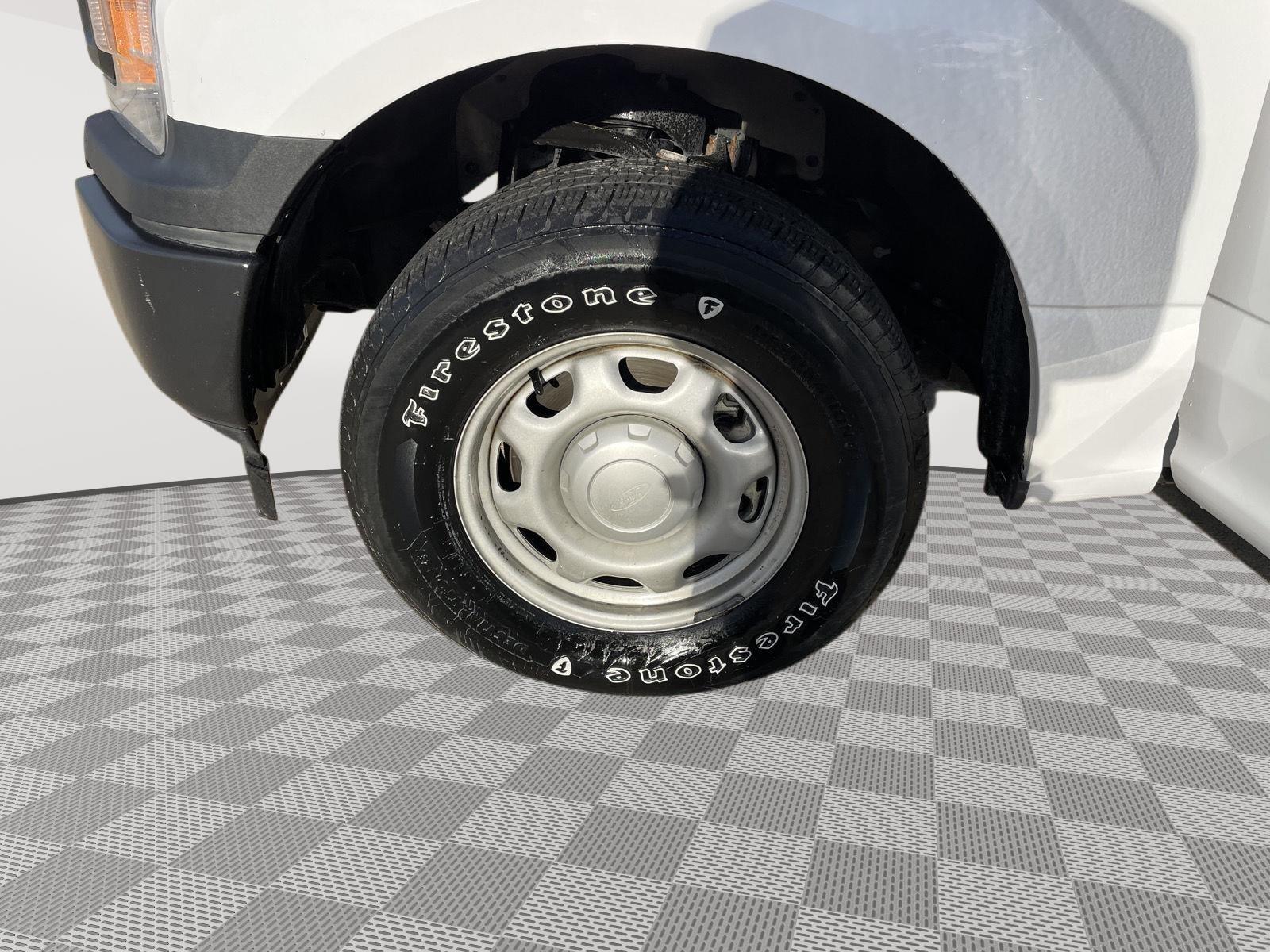 Vehicle photo 10