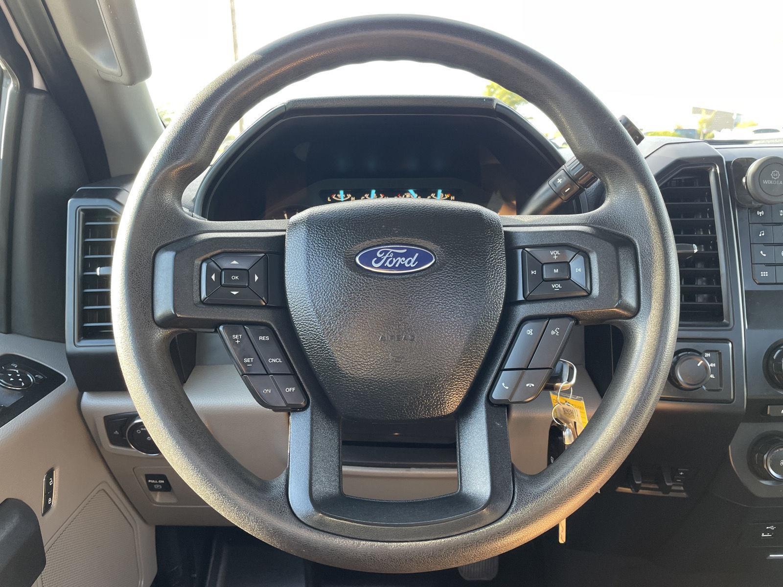 Vehicle photo 11