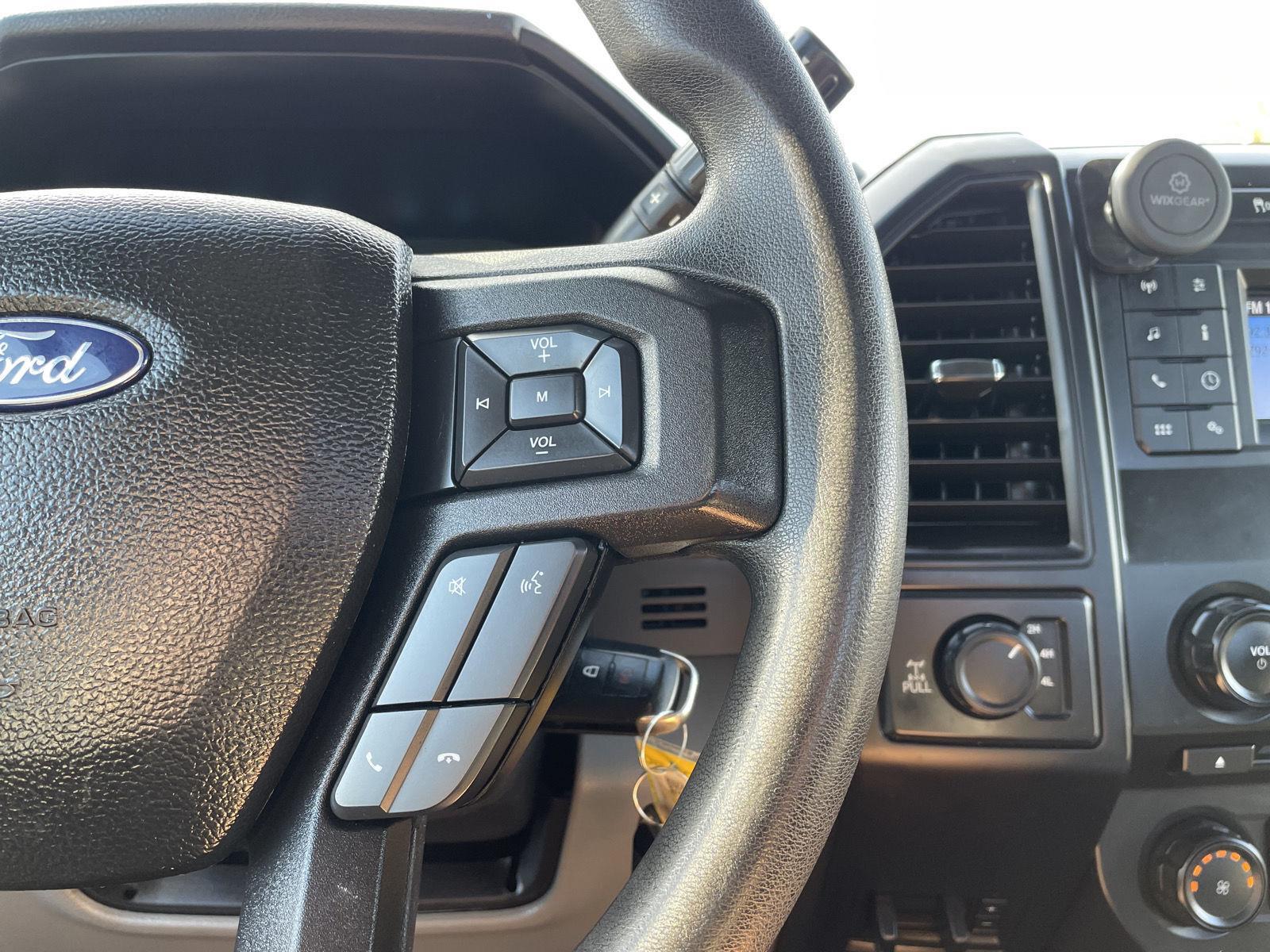 Vehicle photo 13