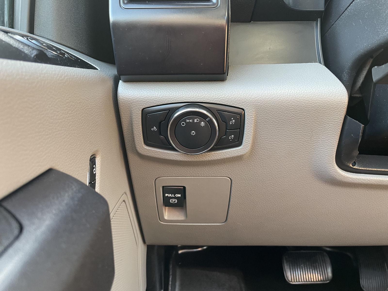Vehicle photo 15