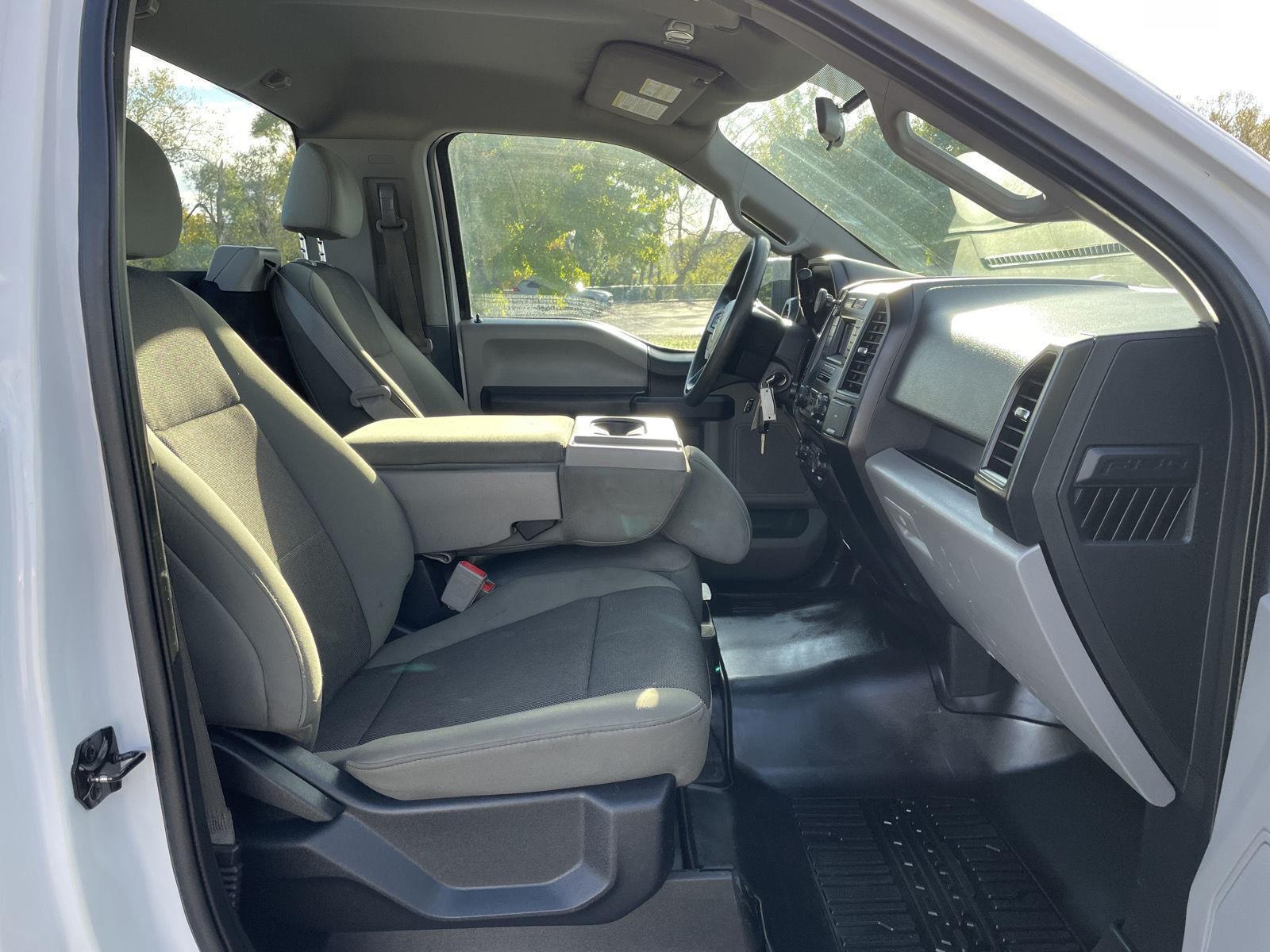 Vehicle photo 18