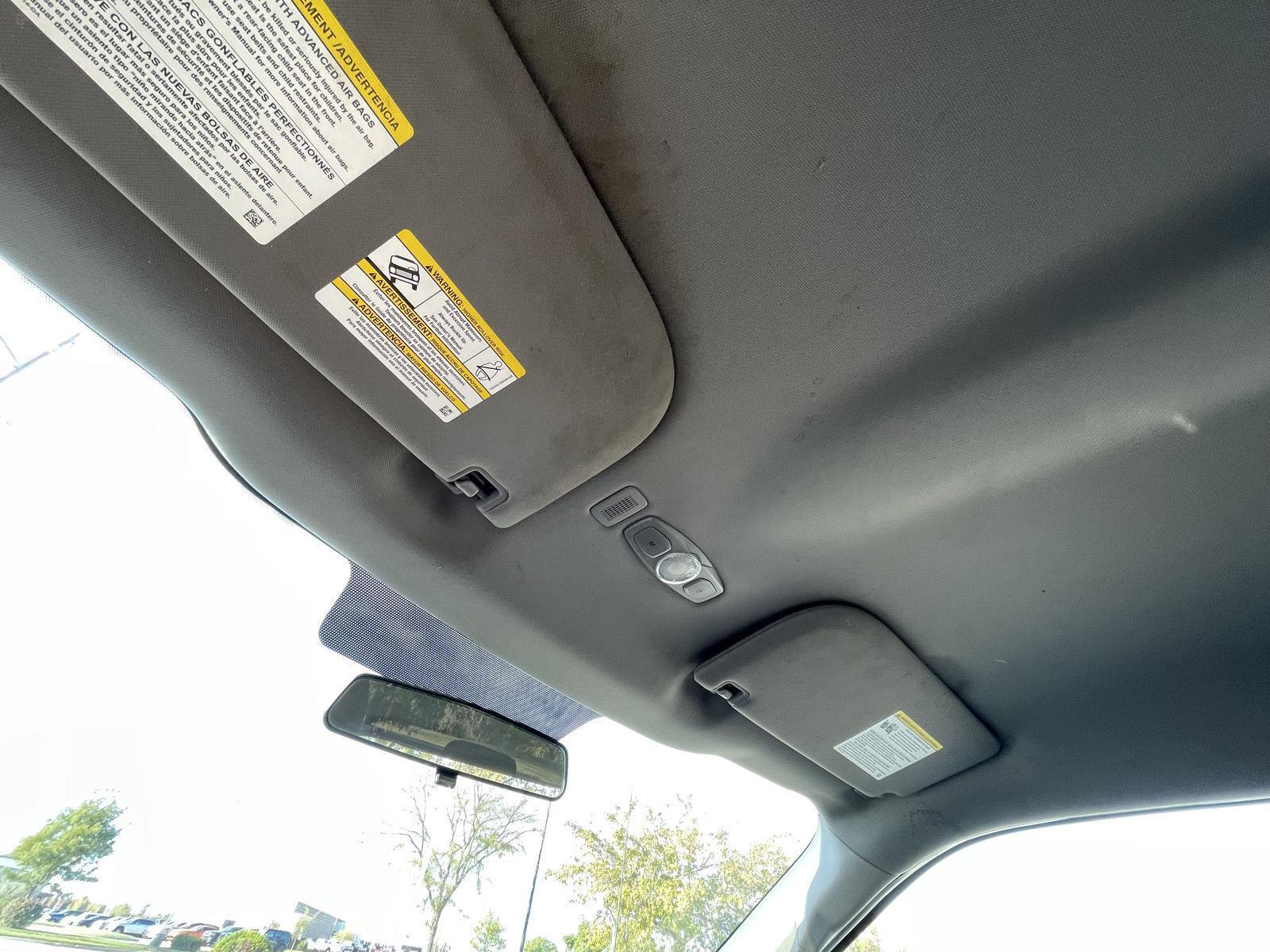 Vehicle photo 19