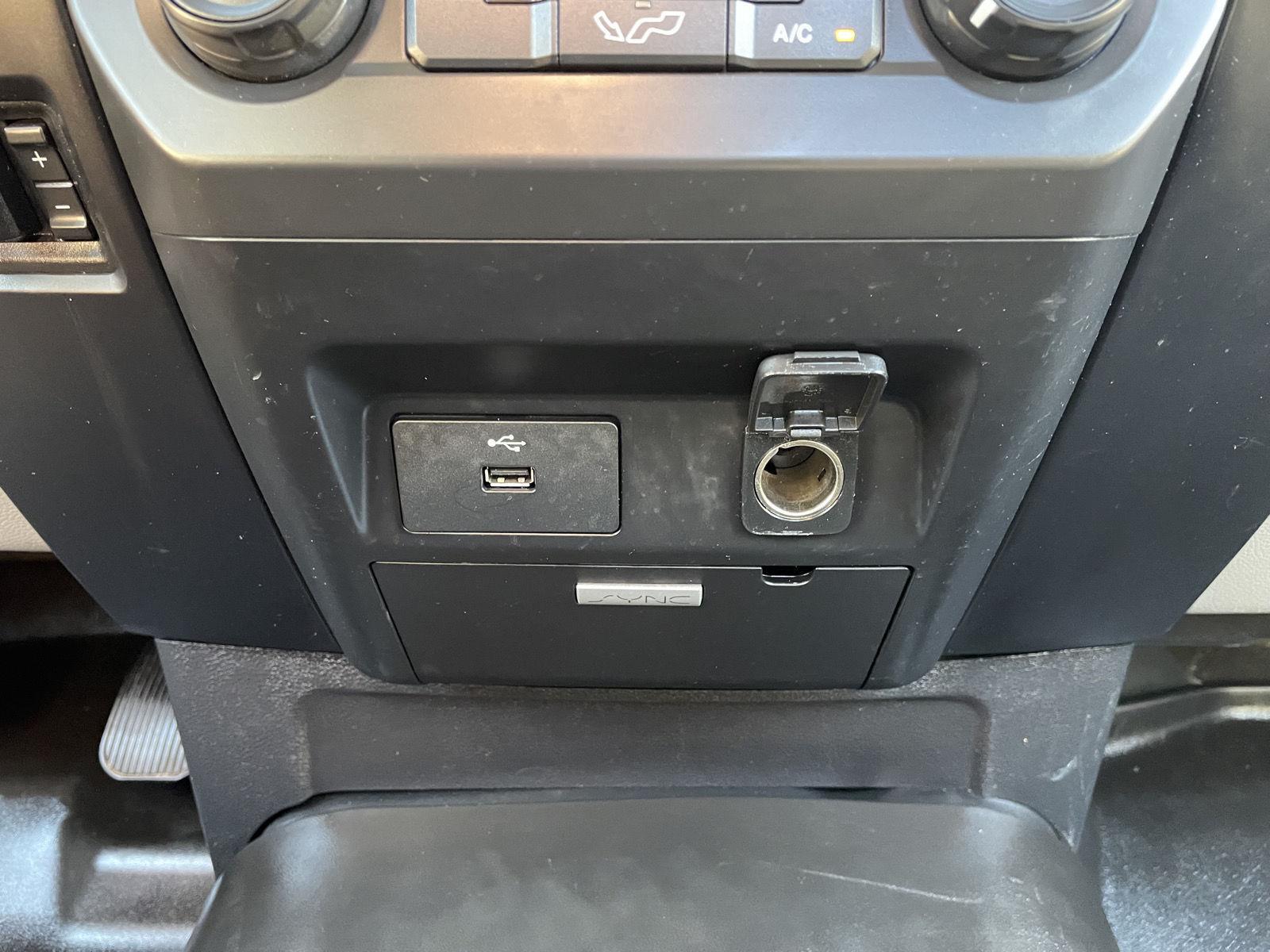 Vehicle photo 24