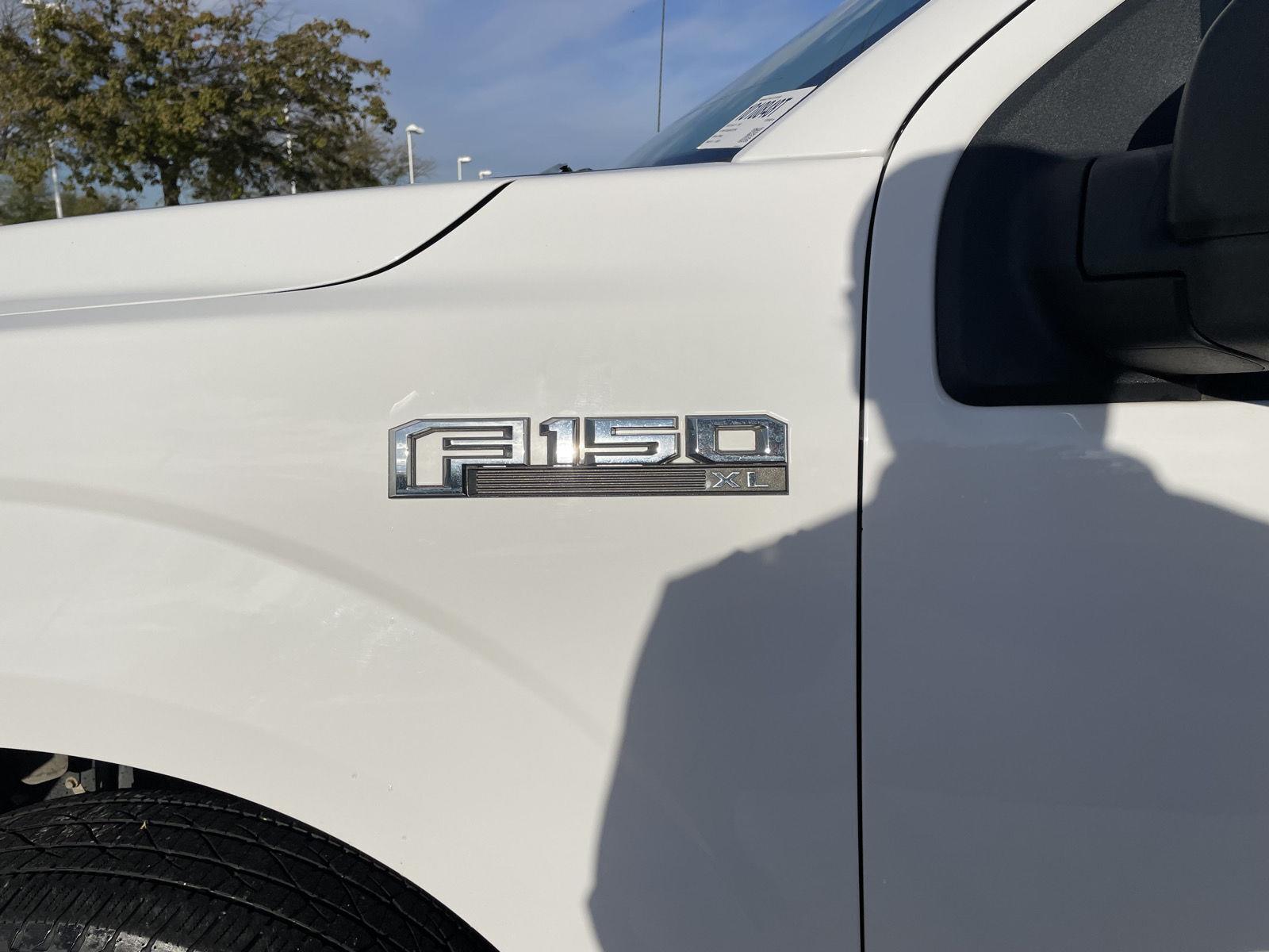 Vehicle photo 34