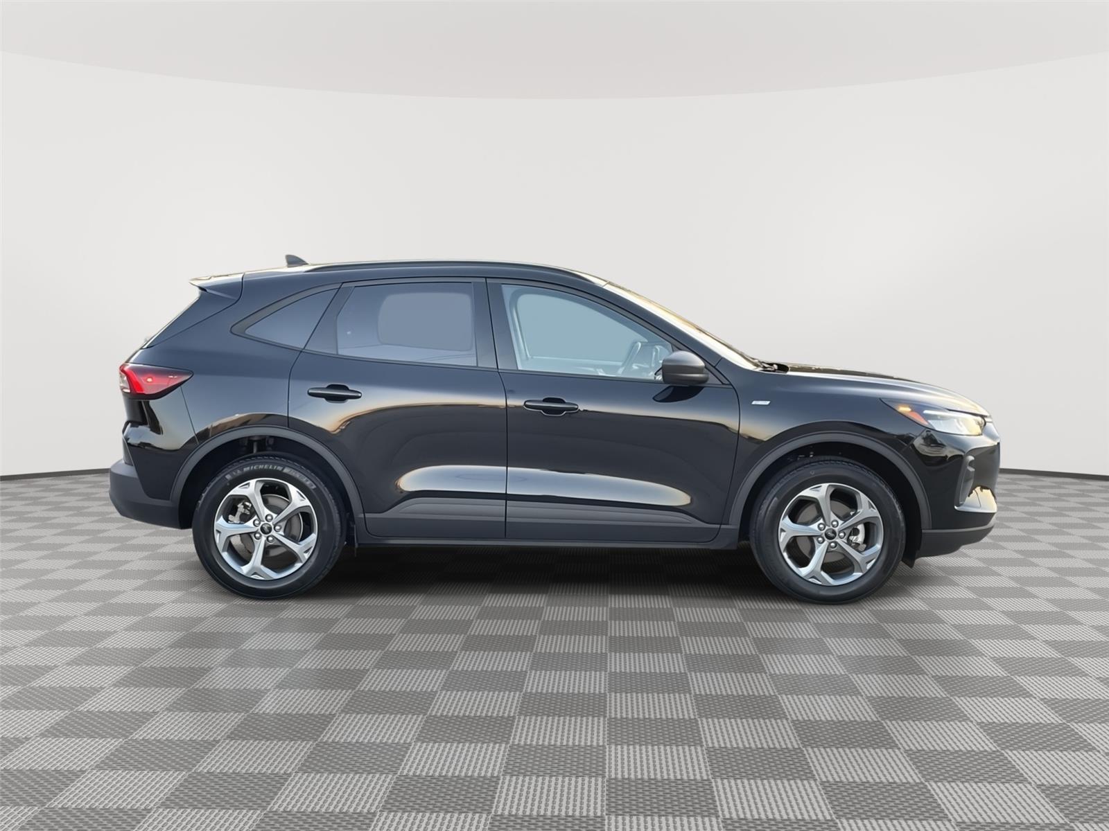 Vehicle photo 6