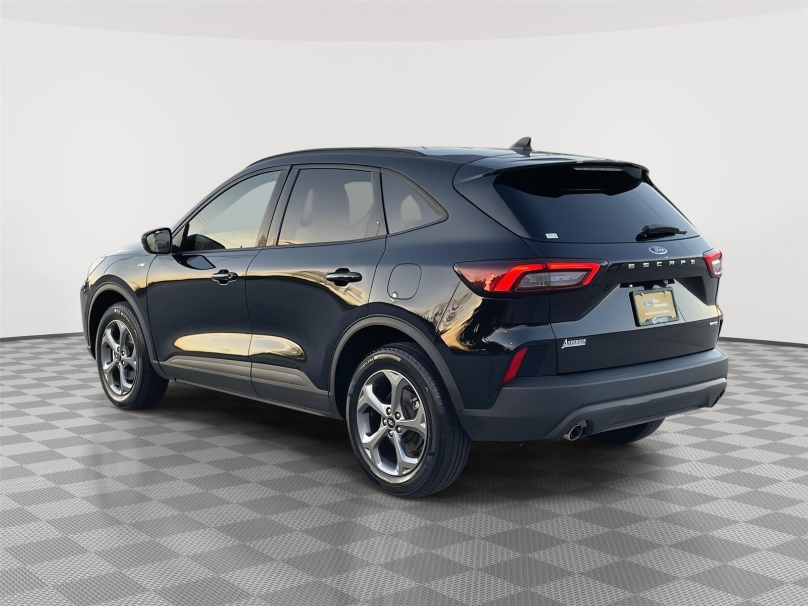 Vehicle photo 9