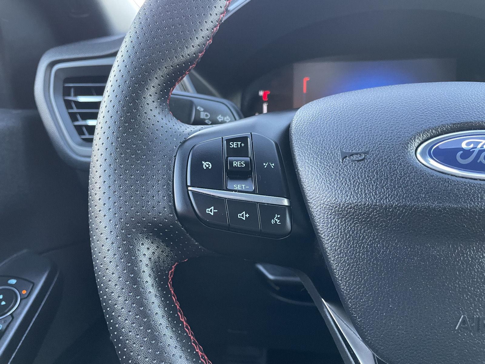 Vehicle photo 13