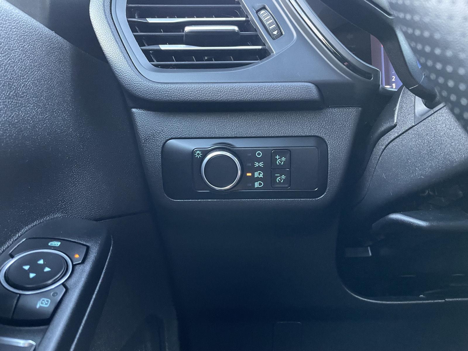 Vehicle photo 16