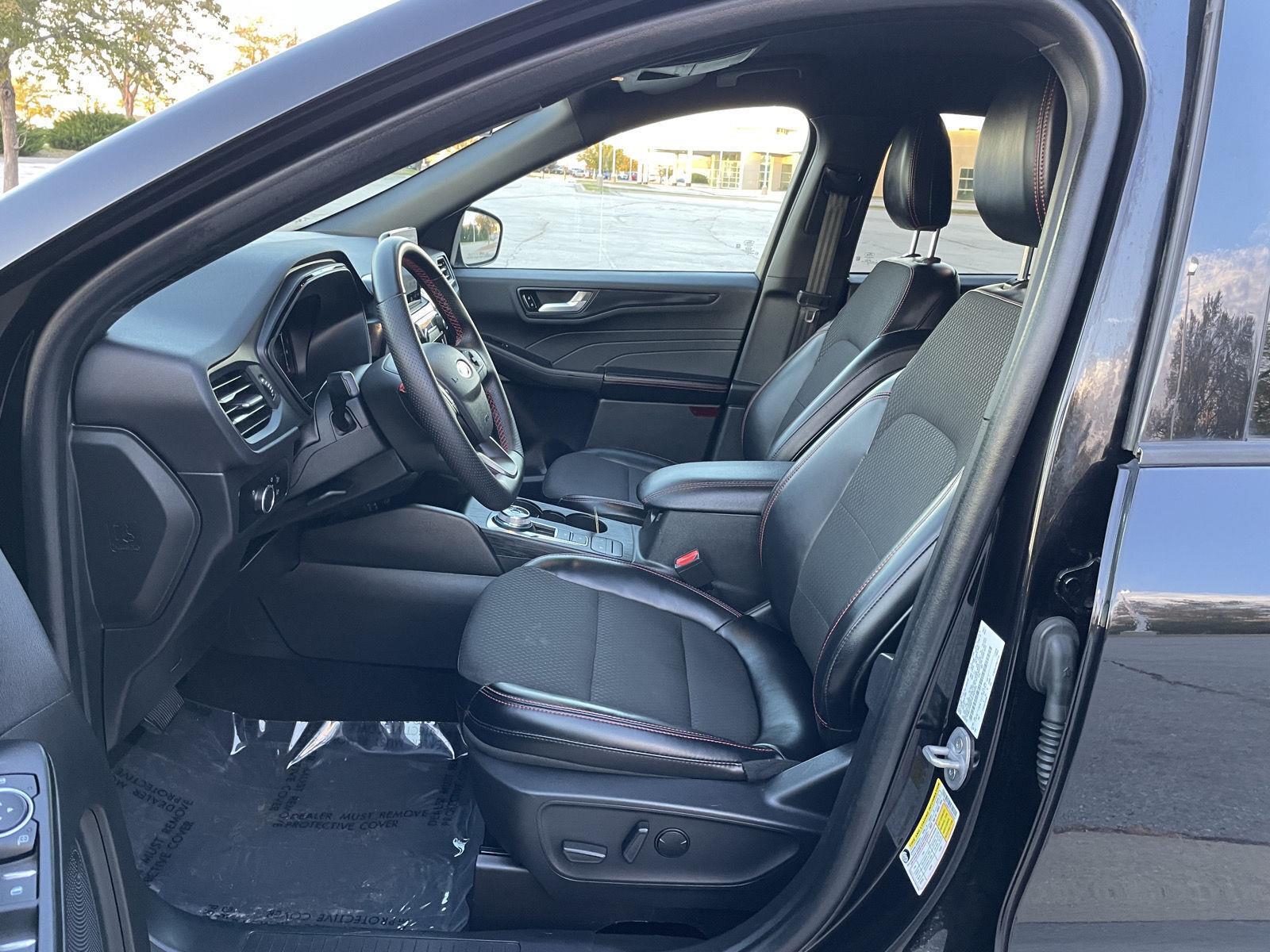 Vehicle photo 16