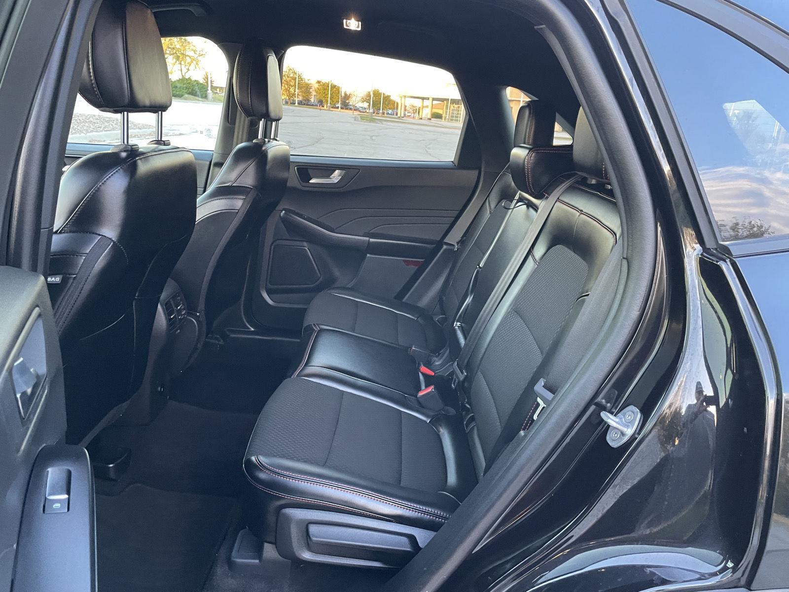 Vehicle photo 20