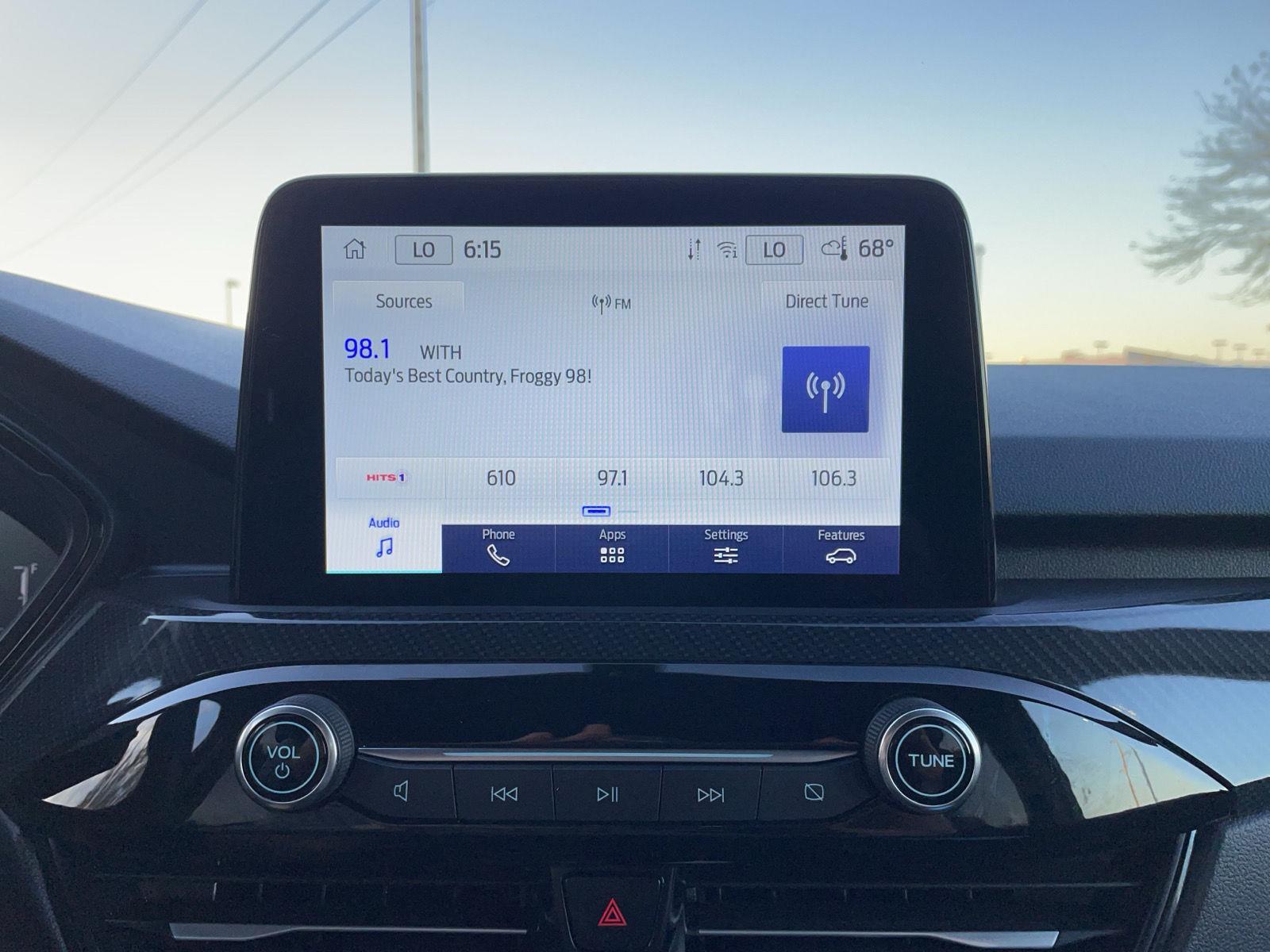 Vehicle photo 25
