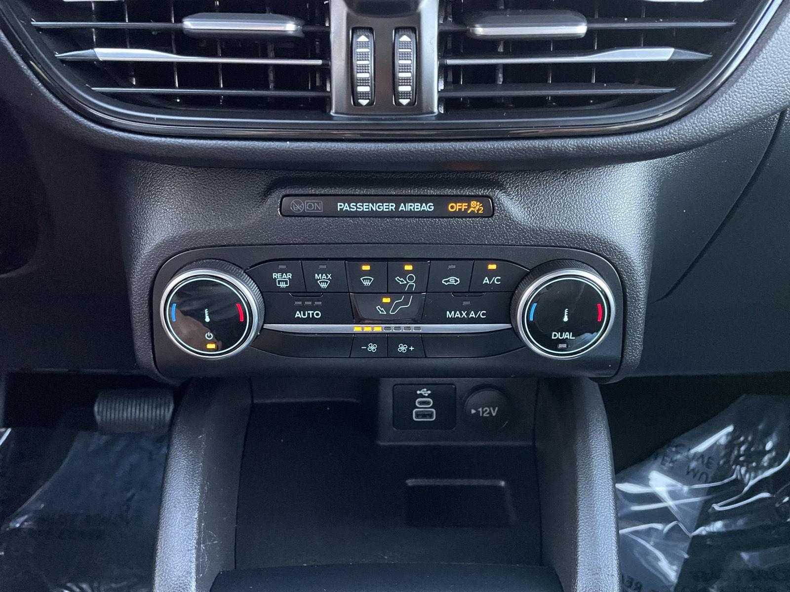 Vehicle photo 25