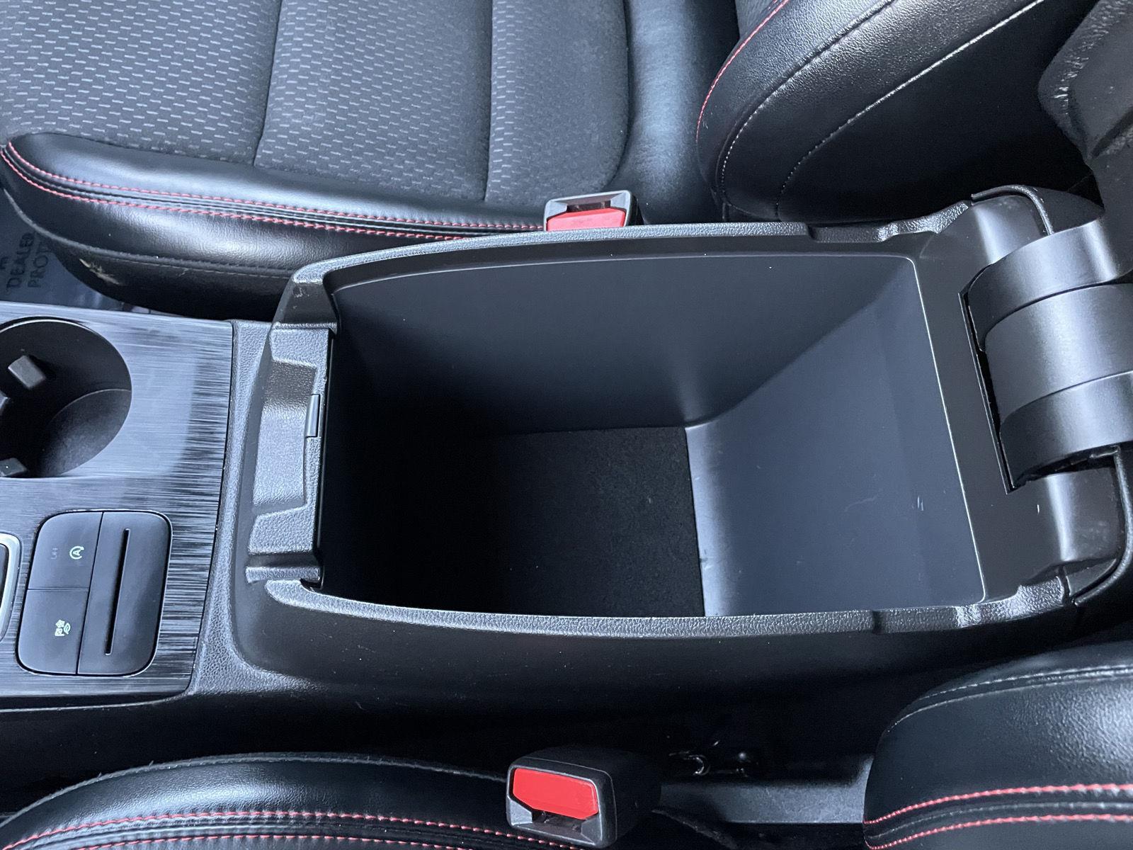 Vehicle photo 30