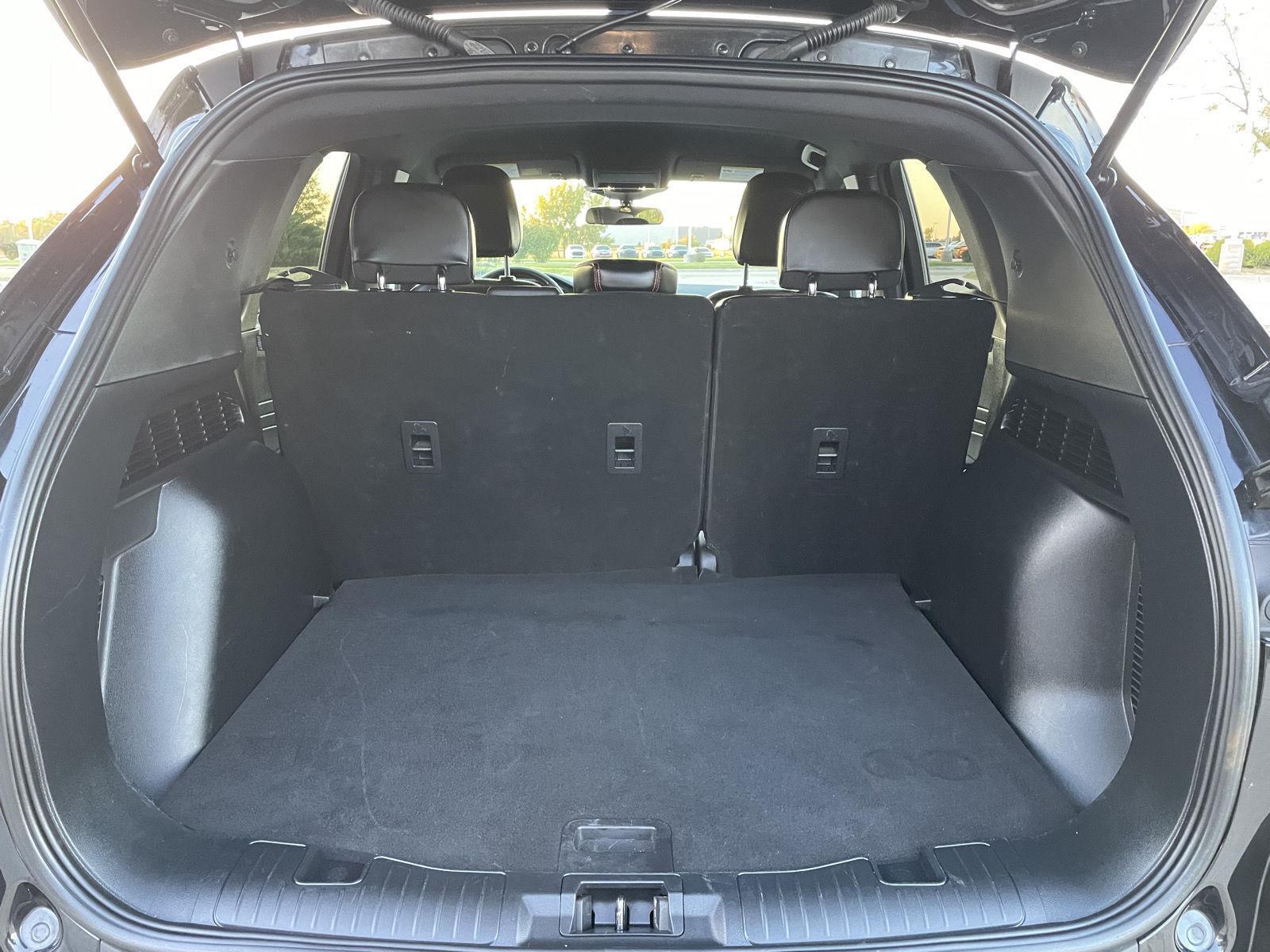 Vehicle photo 34