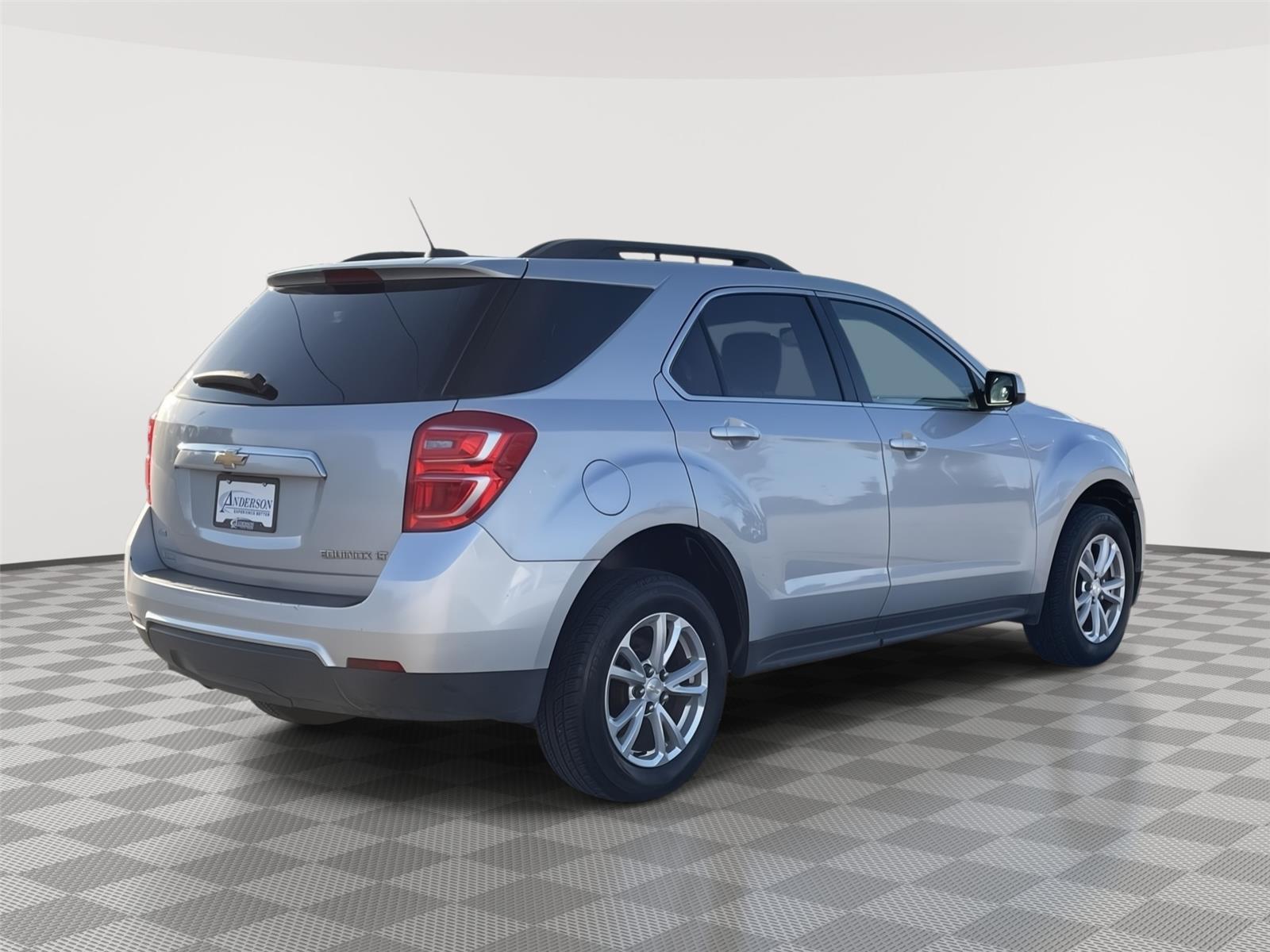 Vehicle photo 7