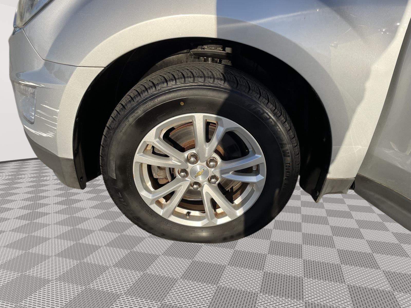 Vehicle photo 10