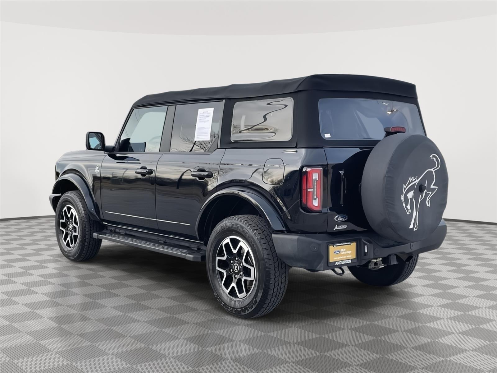 Vehicle photo 9