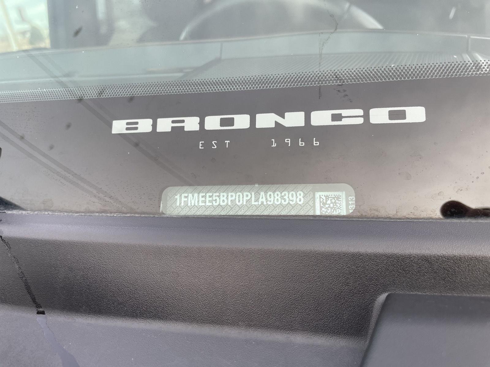Vehicle photo 31