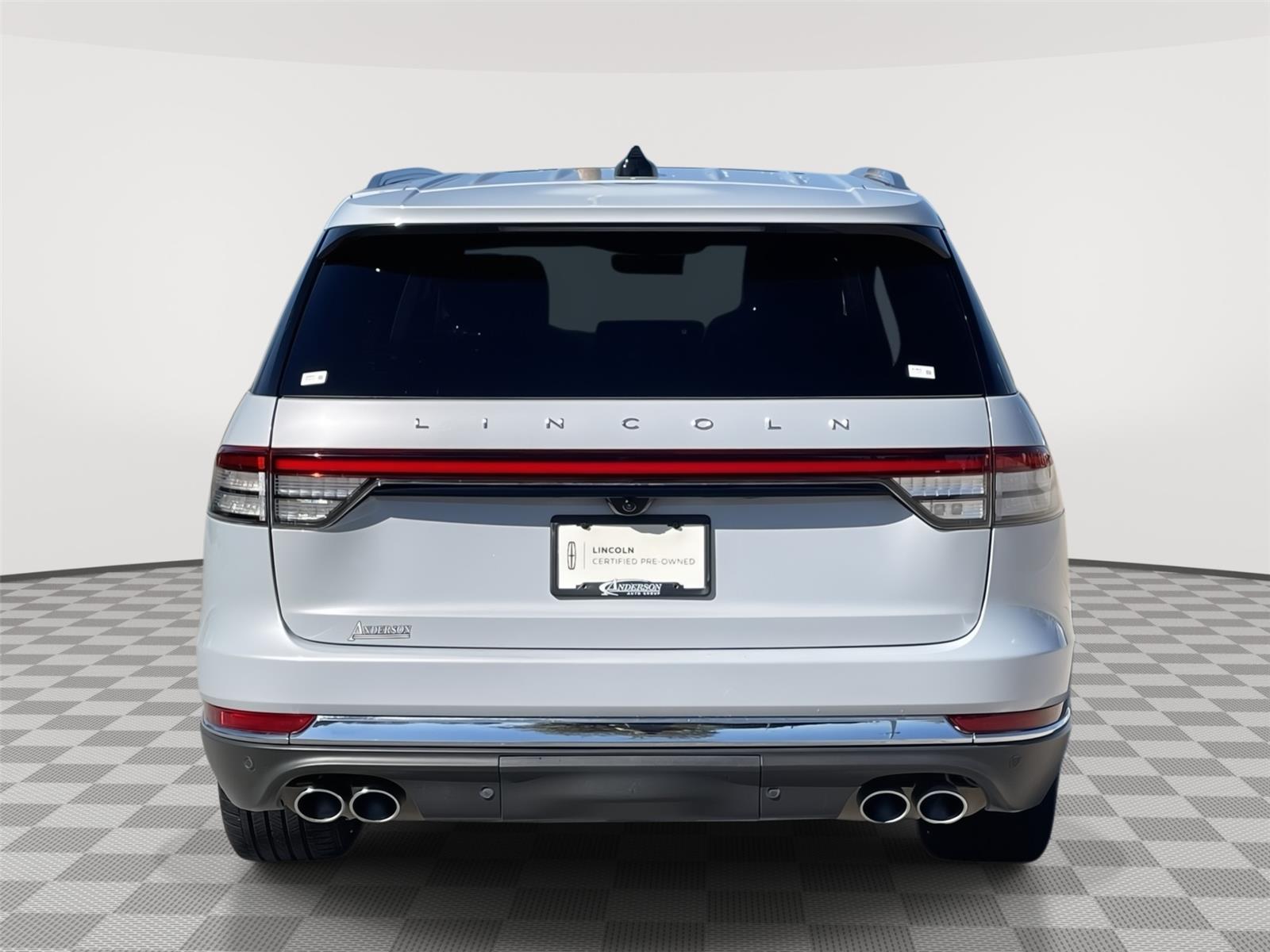 Vehicle photo 8