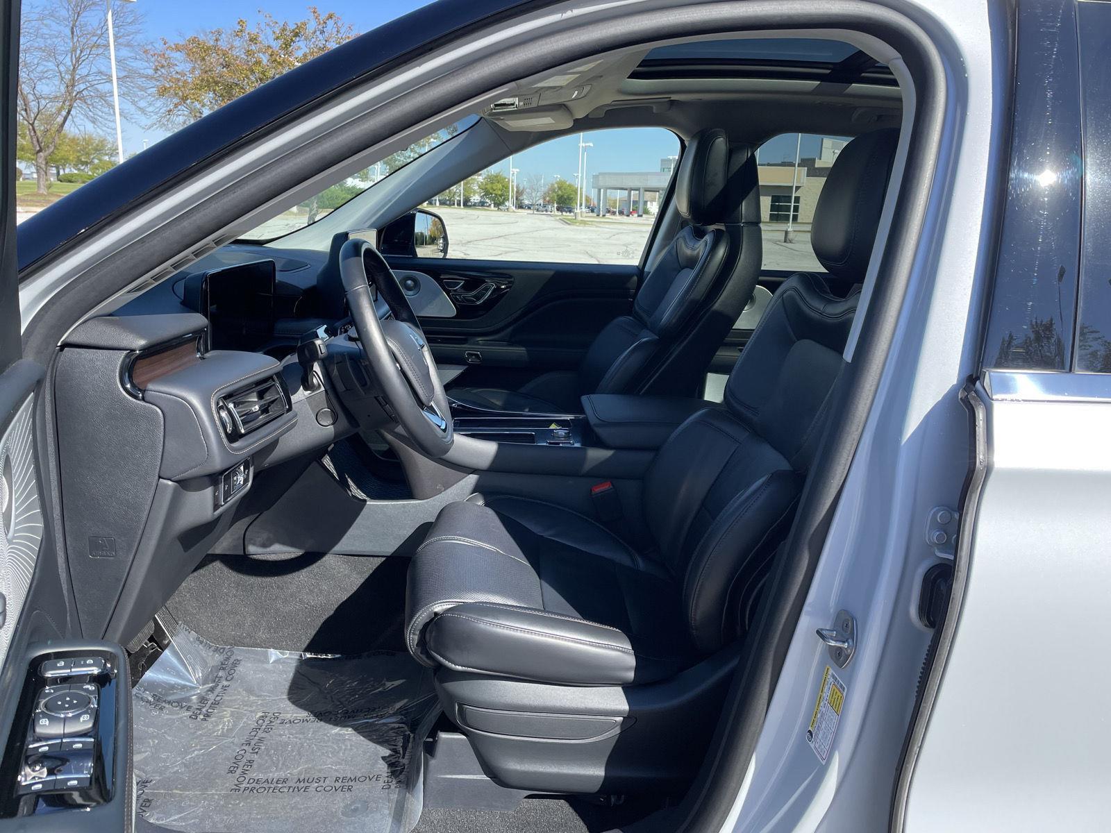 Vehicle photo 16