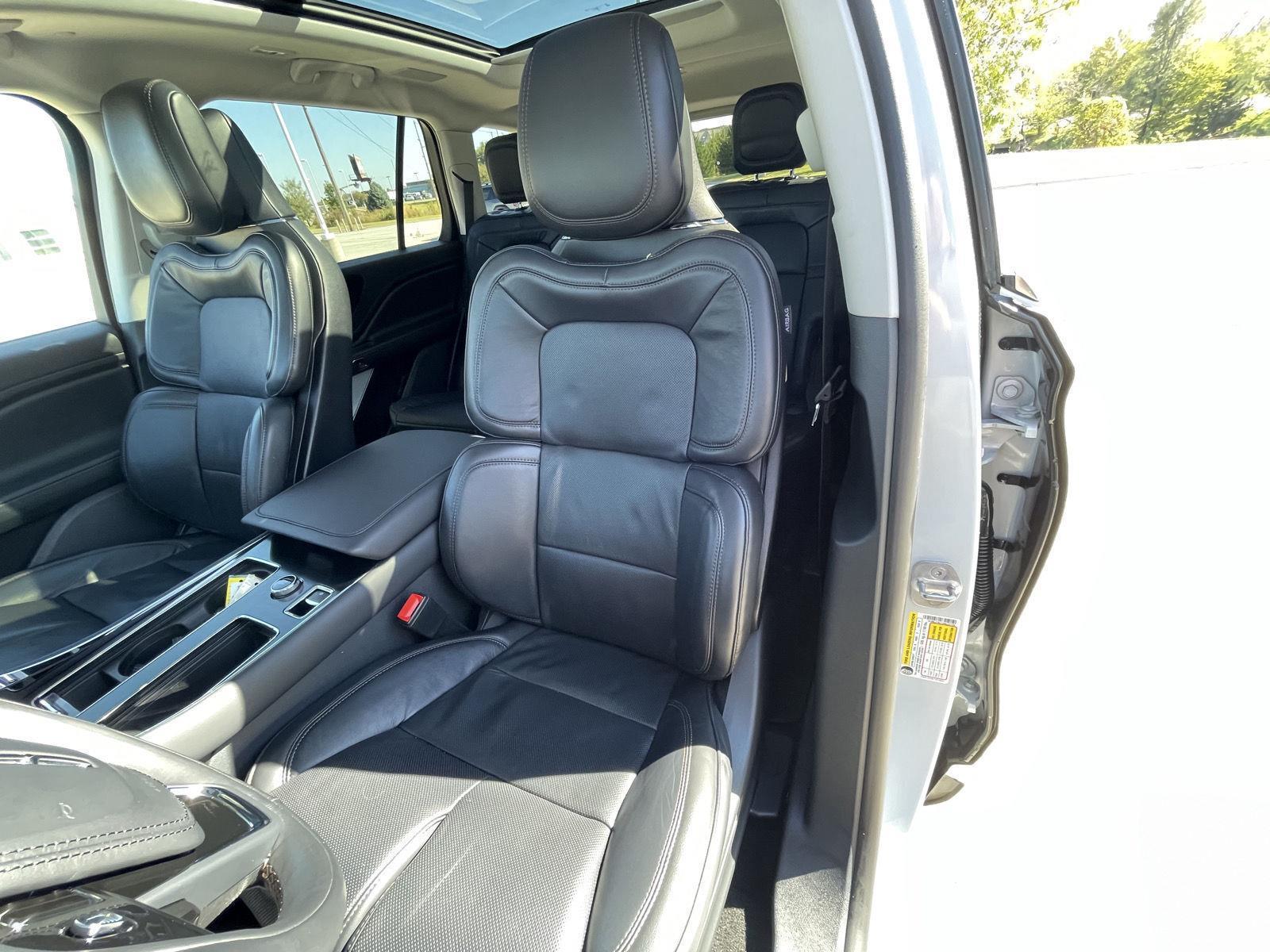 Vehicle photo 17