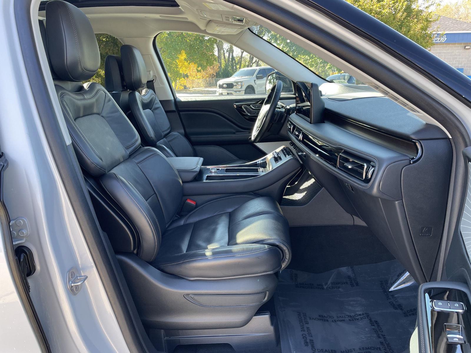 Vehicle photo 18