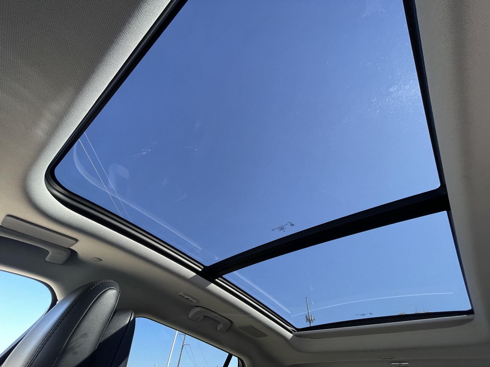 Vehicle photo 24