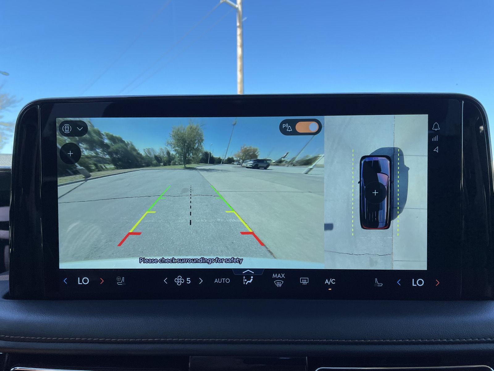 Vehicle photo 26