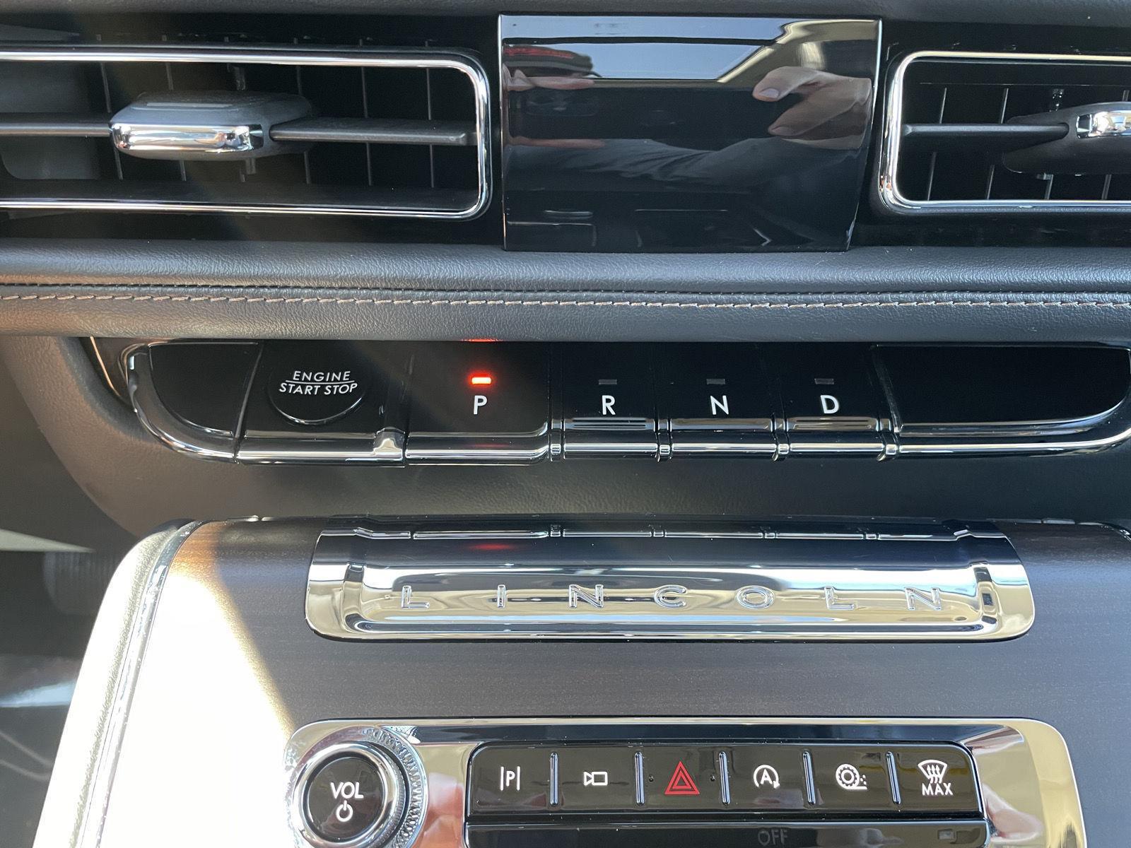 Vehicle photo 31