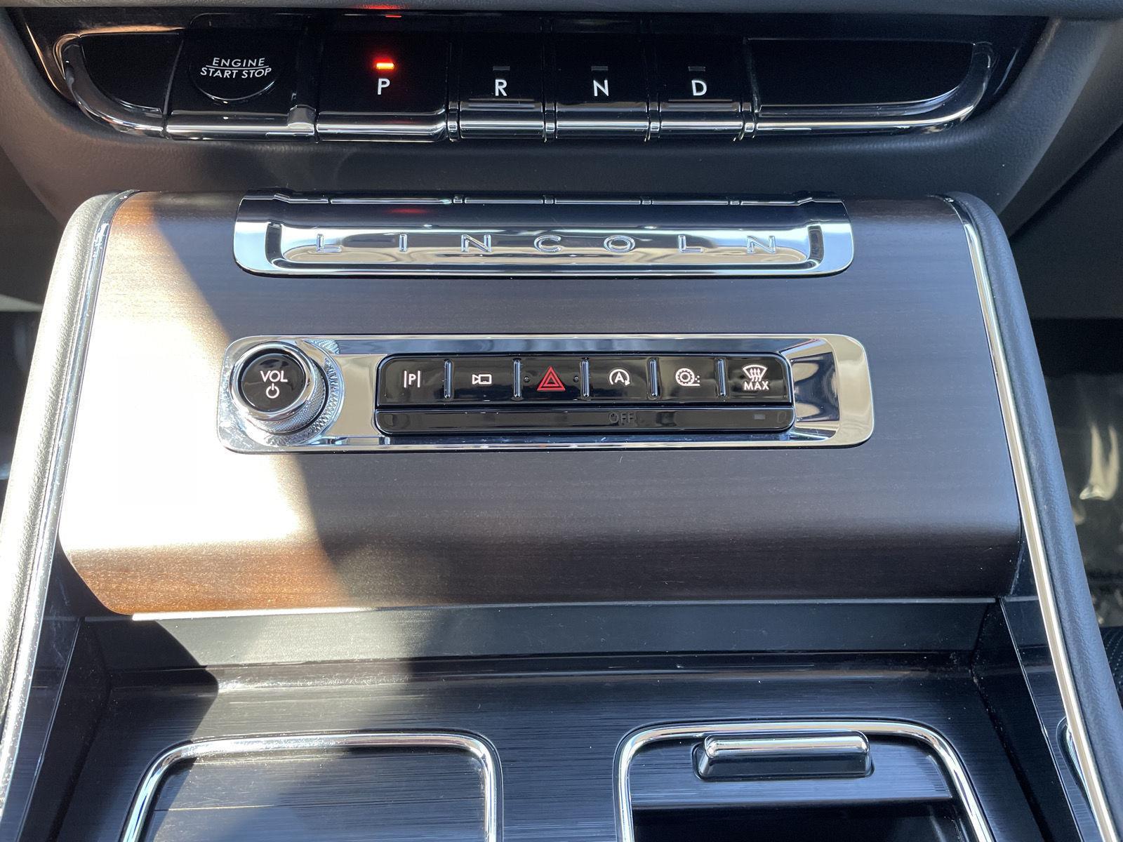 Vehicle photo 32