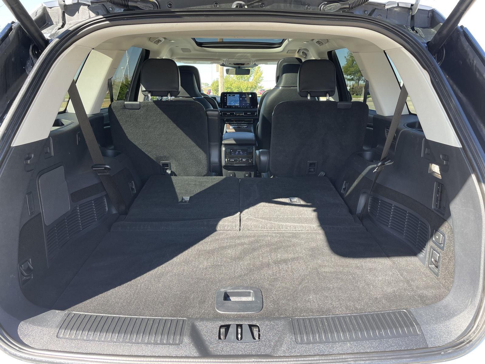 Vehicle photo 41