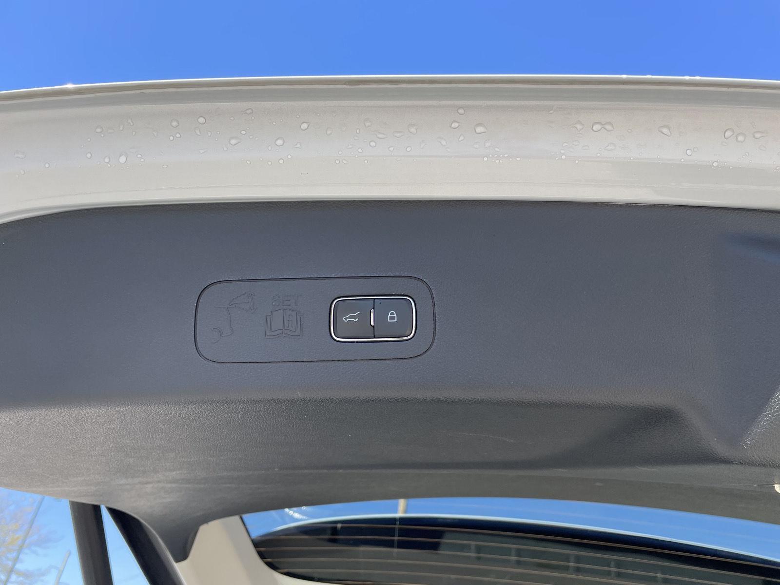Vehicle photo 42