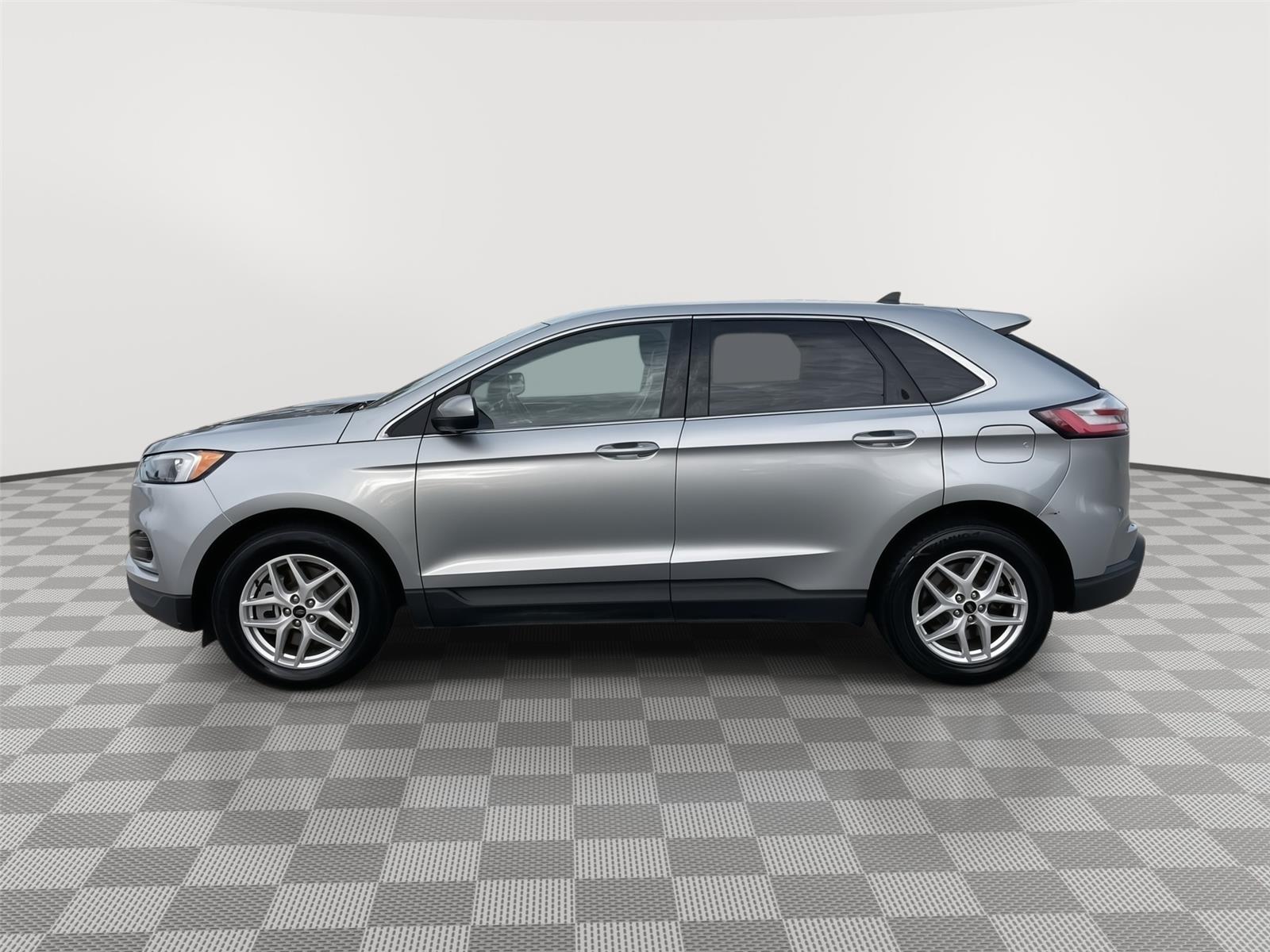 Vehicle photo 2