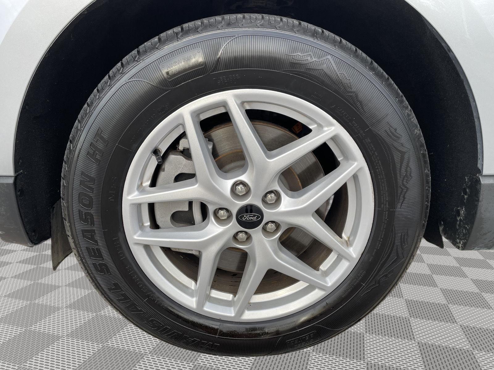 Vehicle photo 10
