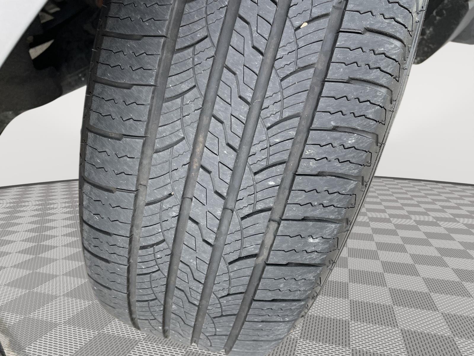 Vehicle photo 11