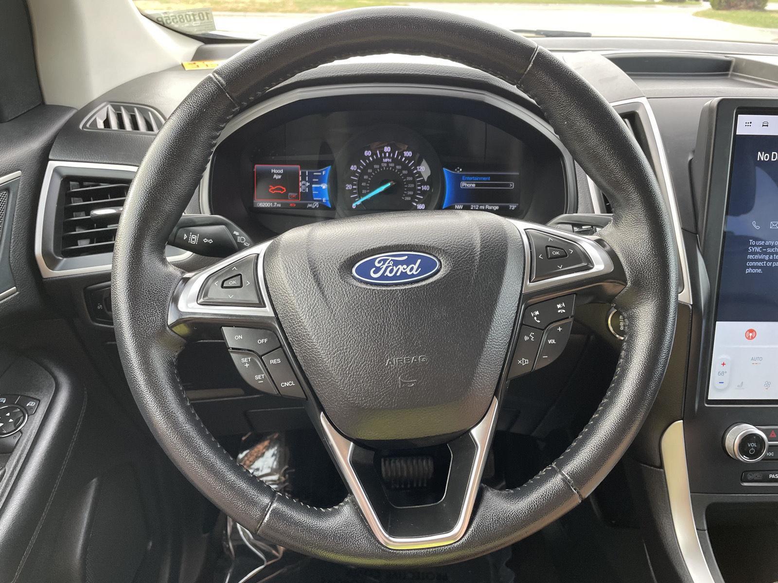 Vehicle photo 12