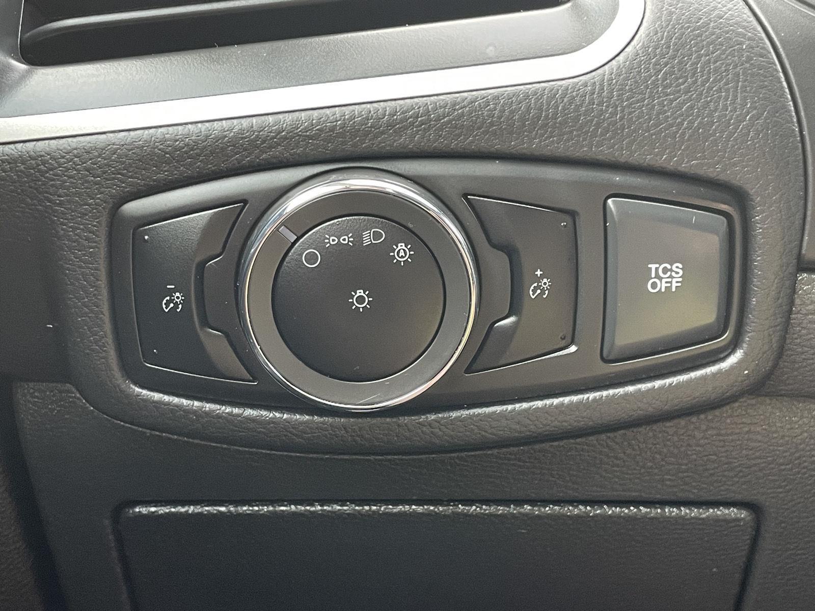 Vehicle photo 16