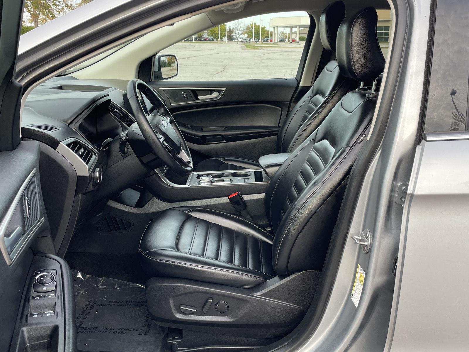 Vehicle photo 18