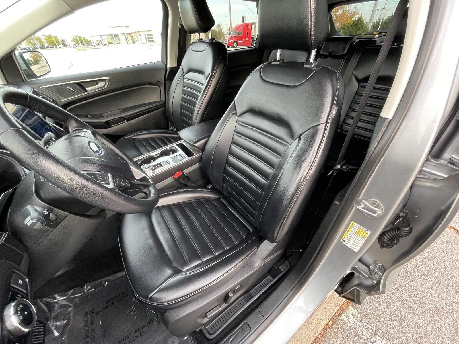 Vehicle photo 19