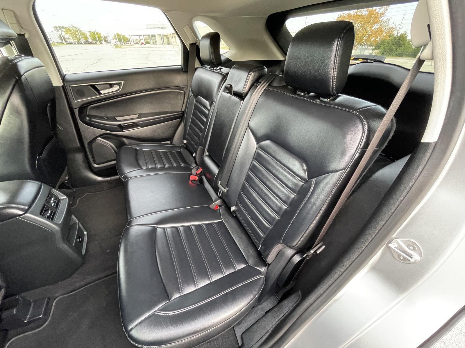Vehicle photo 22