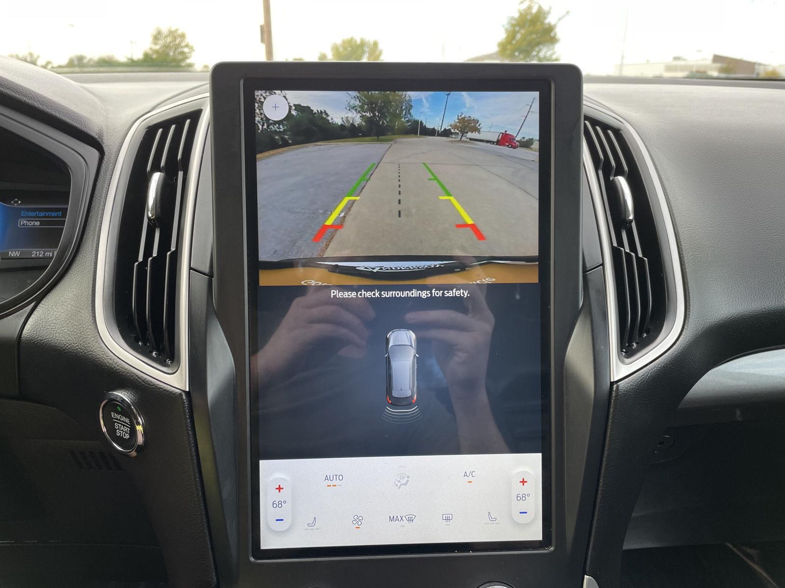 Vehicle photo 30