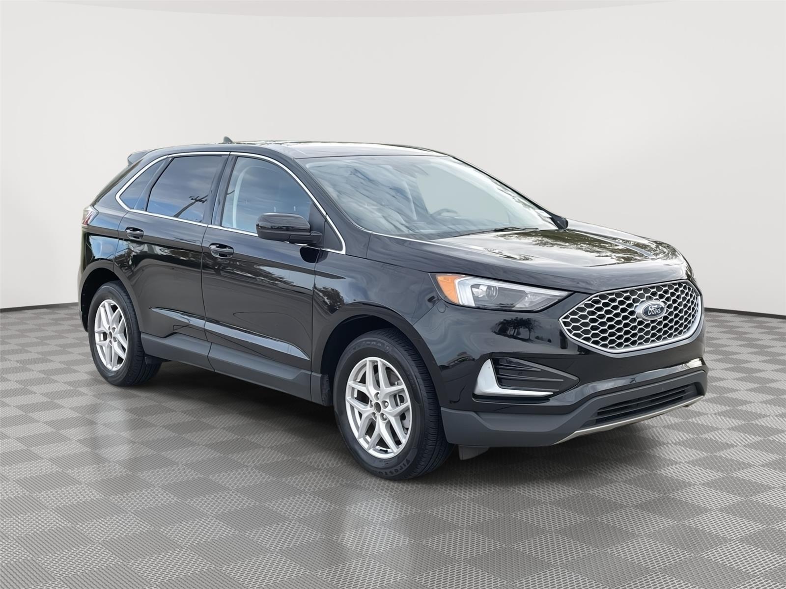 Vehicle photo 5