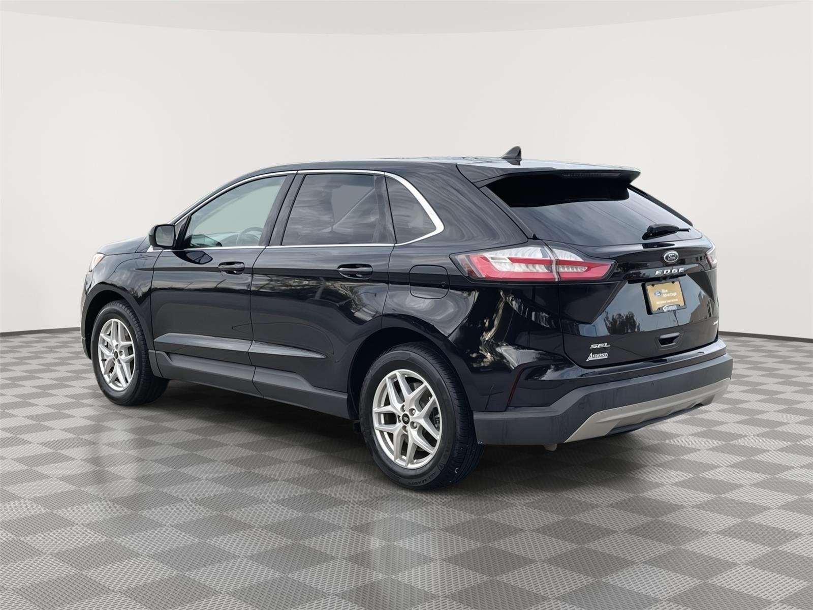 Vehicle photo 9