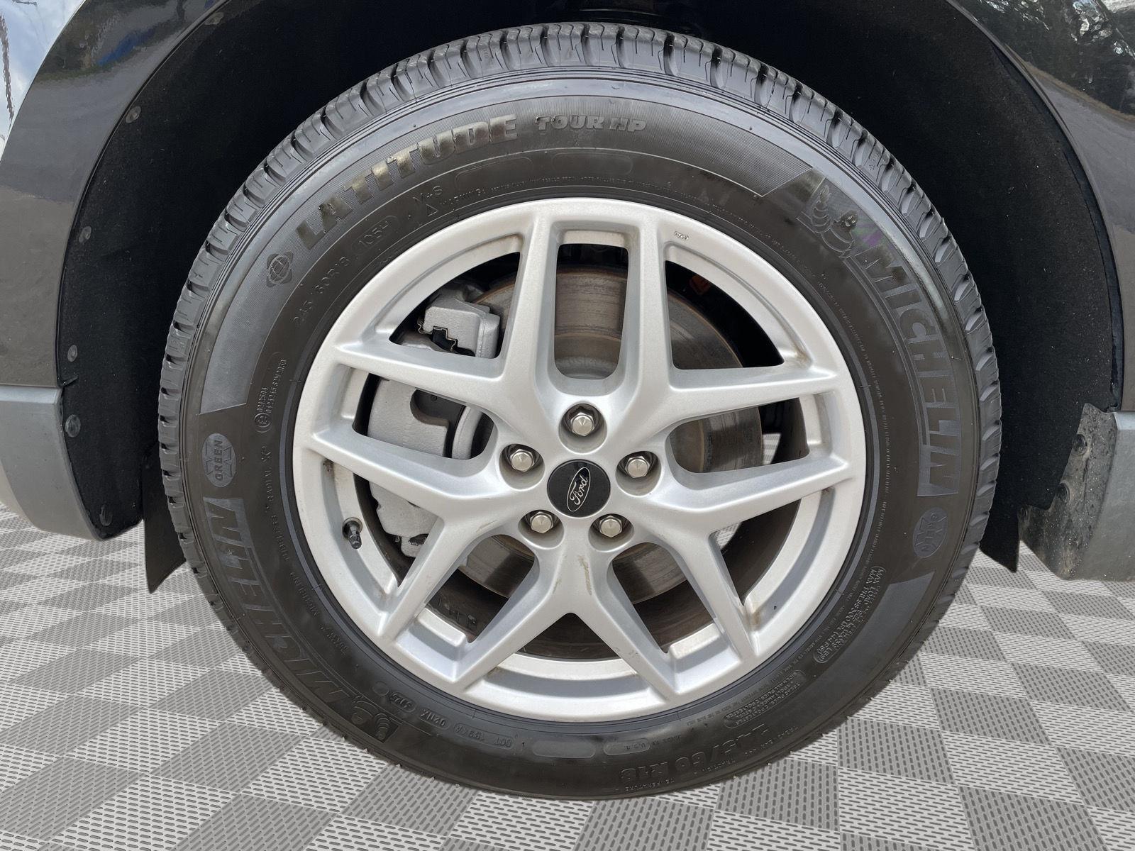 Vehicle photo 10