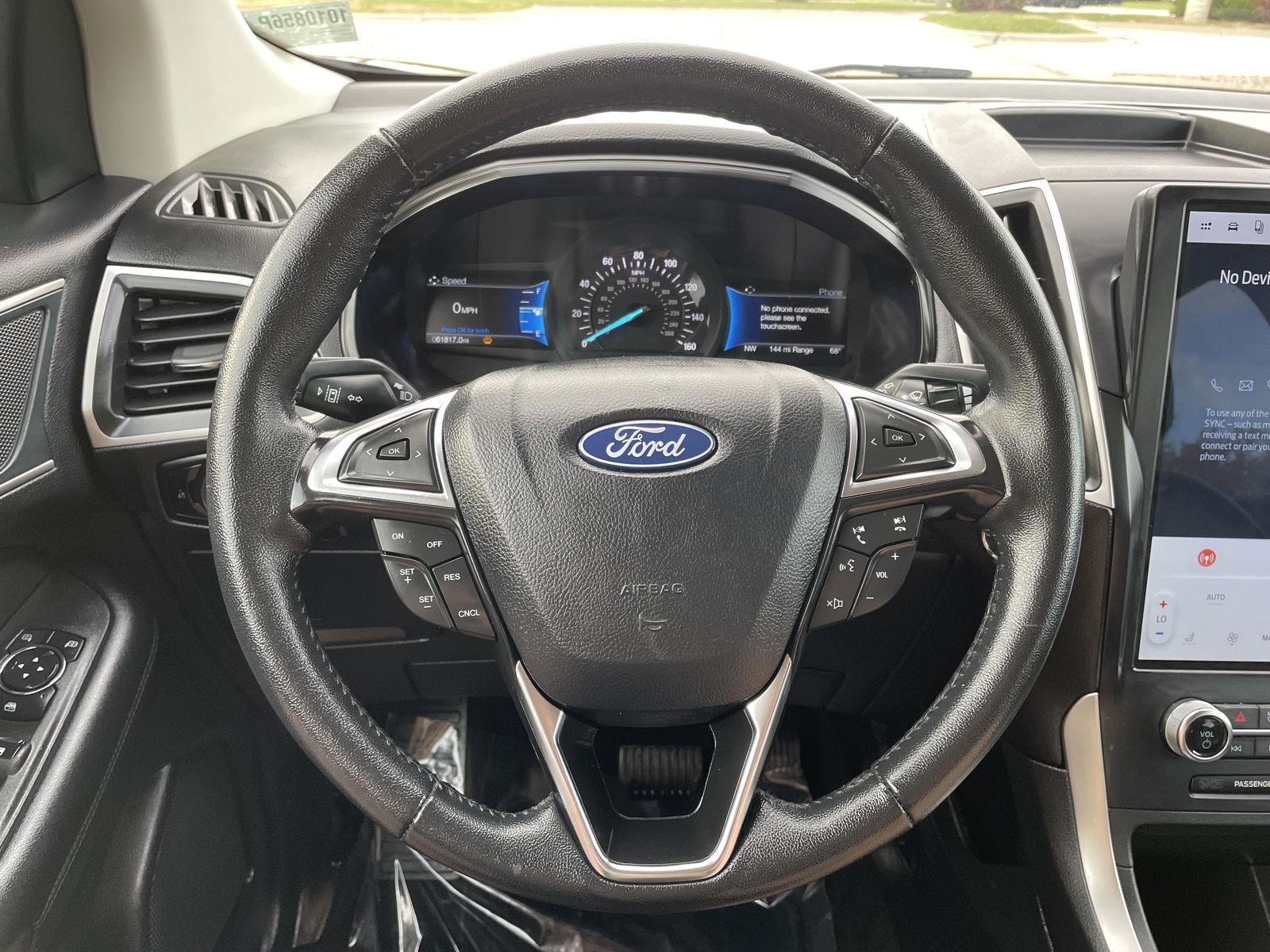 Vehicle photo 12