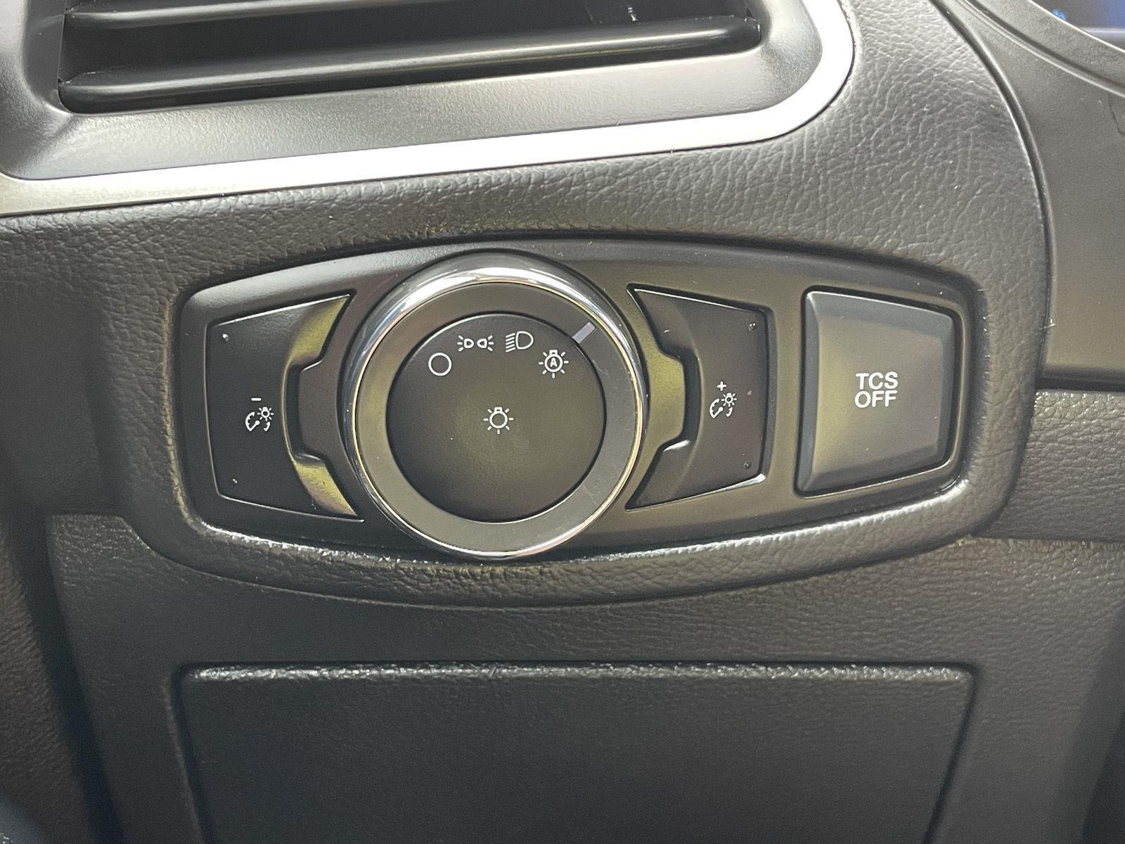 Vehicle photo 16