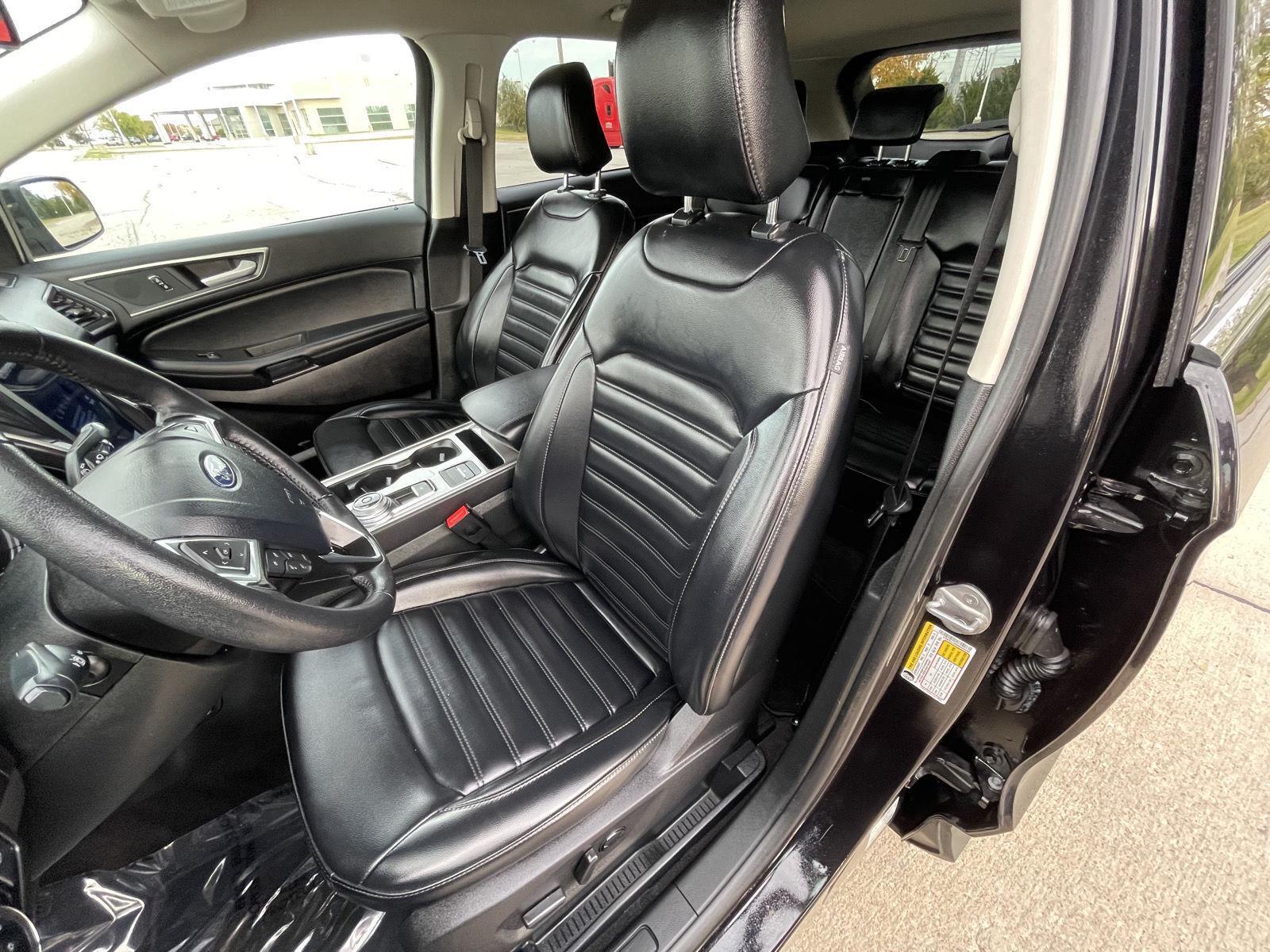 Vehicle photo 19