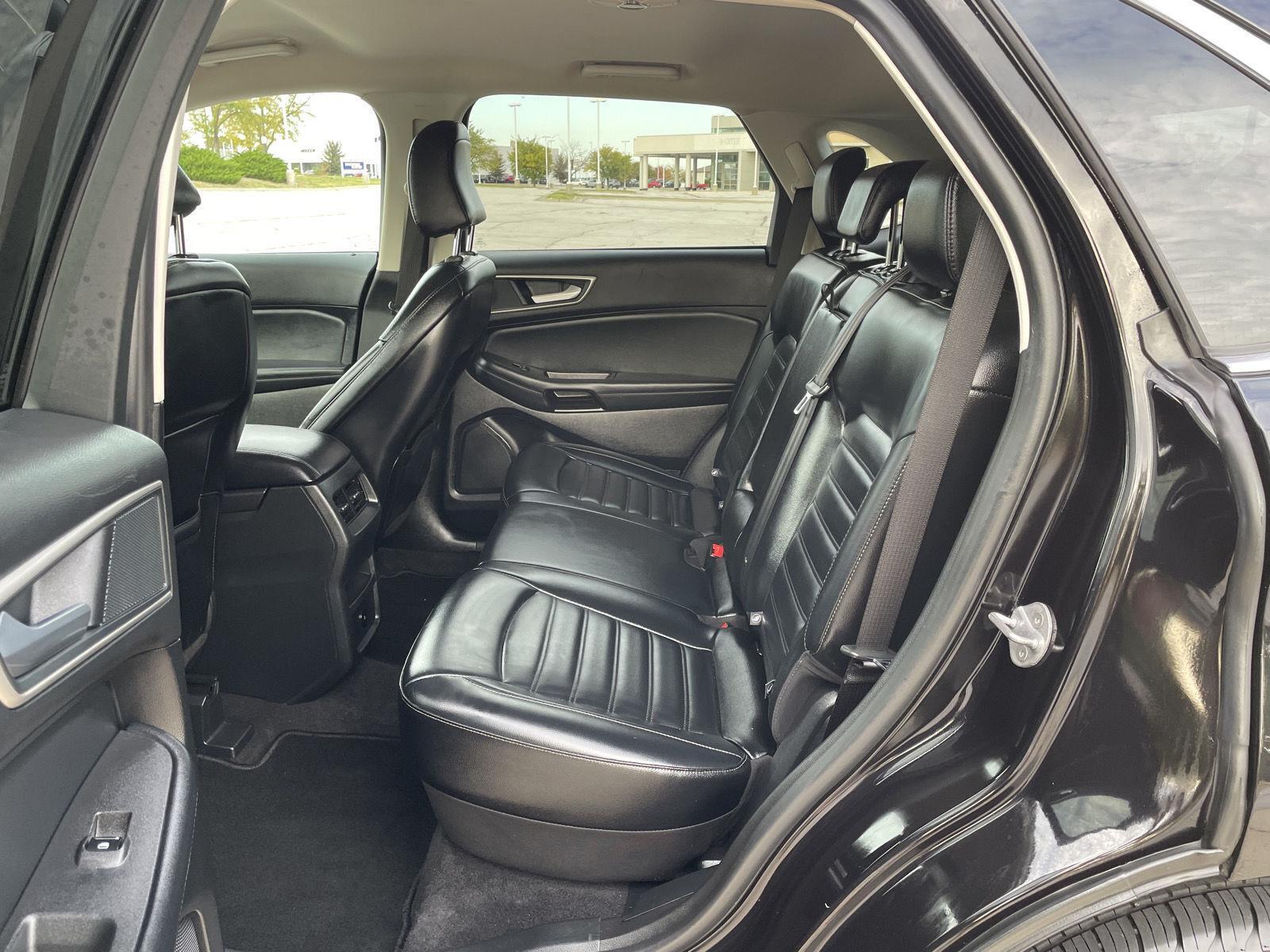Vehicle photo 21