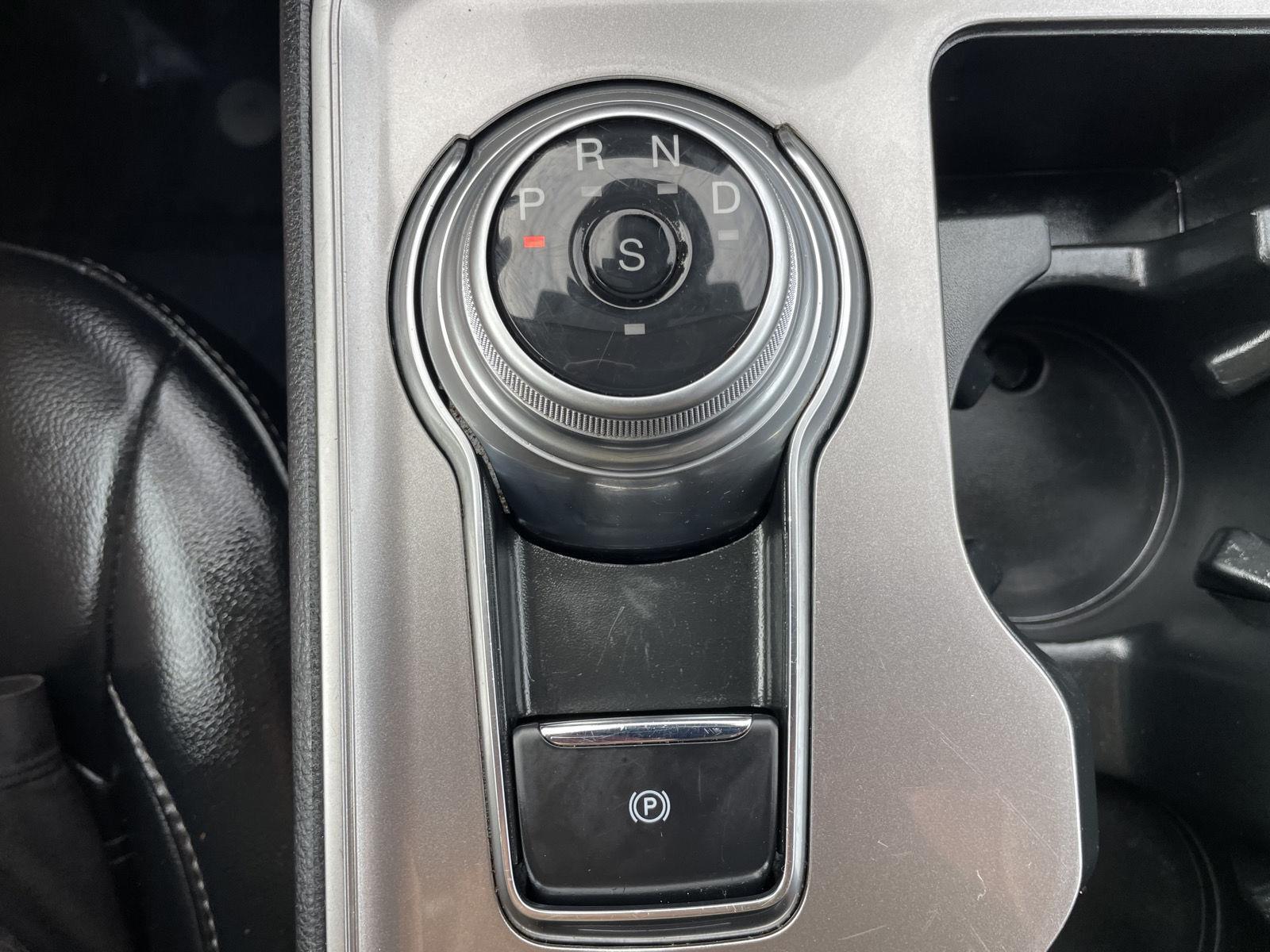 Vehicle photo 26