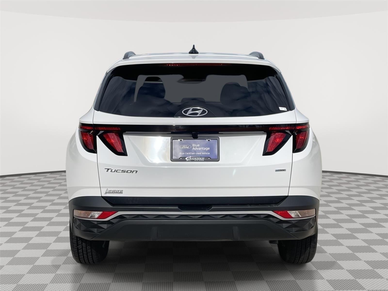 Vehicle photo 8